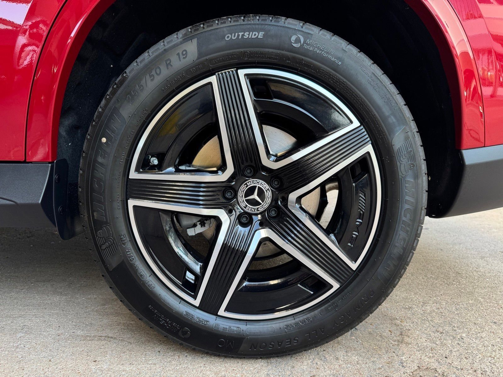 New 2026 MANUFAKTUR Patagonia Red Metallic Mercedes-Benz GLC 300 image 23