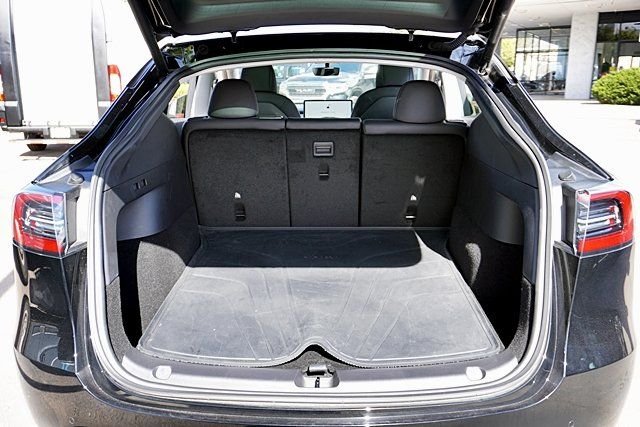 Used 2021 Black Tesla Long Range image 9