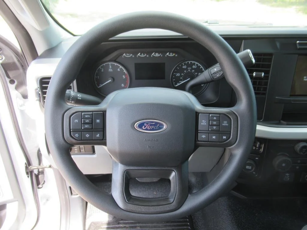 2024 Ford F-350 Super Duty Chassis Cab XL - Photo 15