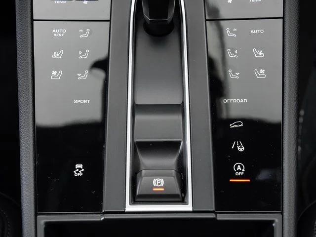 2025 Porsche Macan Base - Photo 19