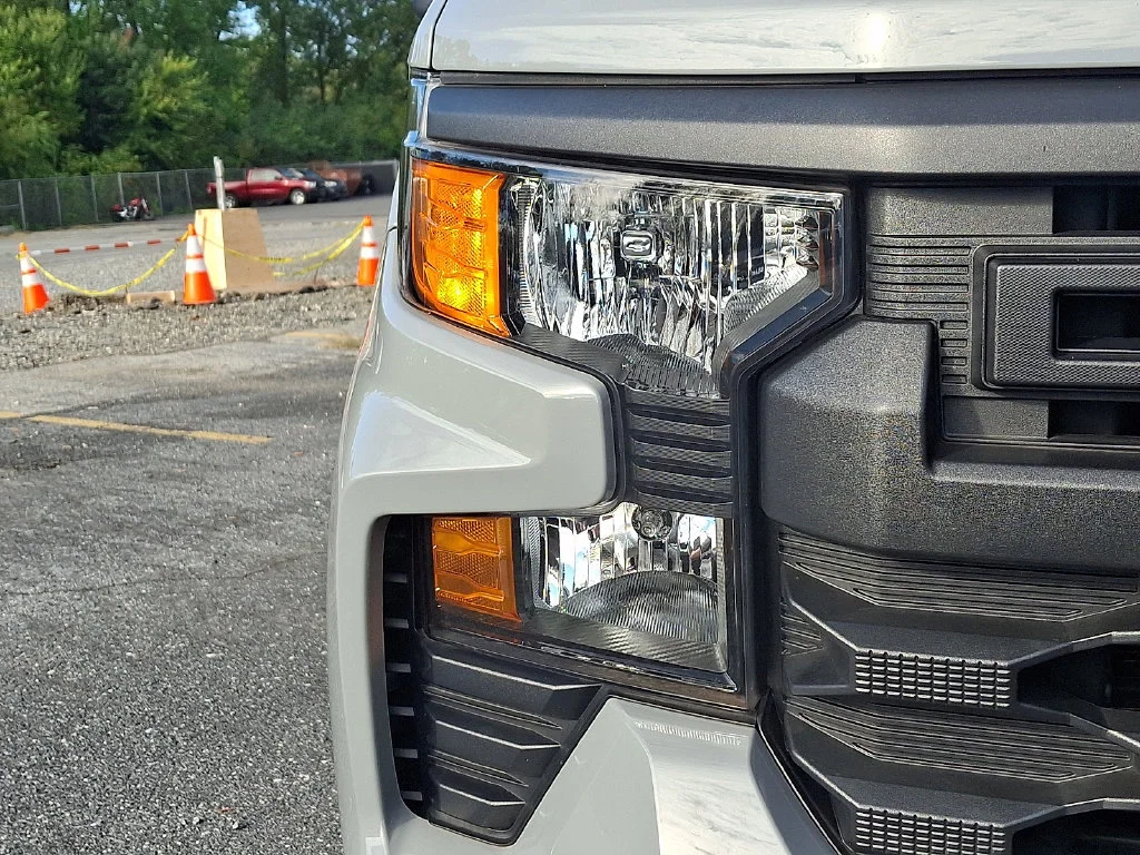 Used 2025 Slate Gray Metallic Chevrolet Custom image 9