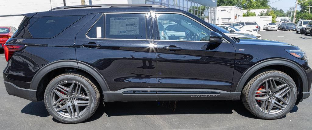 New 2026 Agate Black Metallic Ford ST-Line image 7
