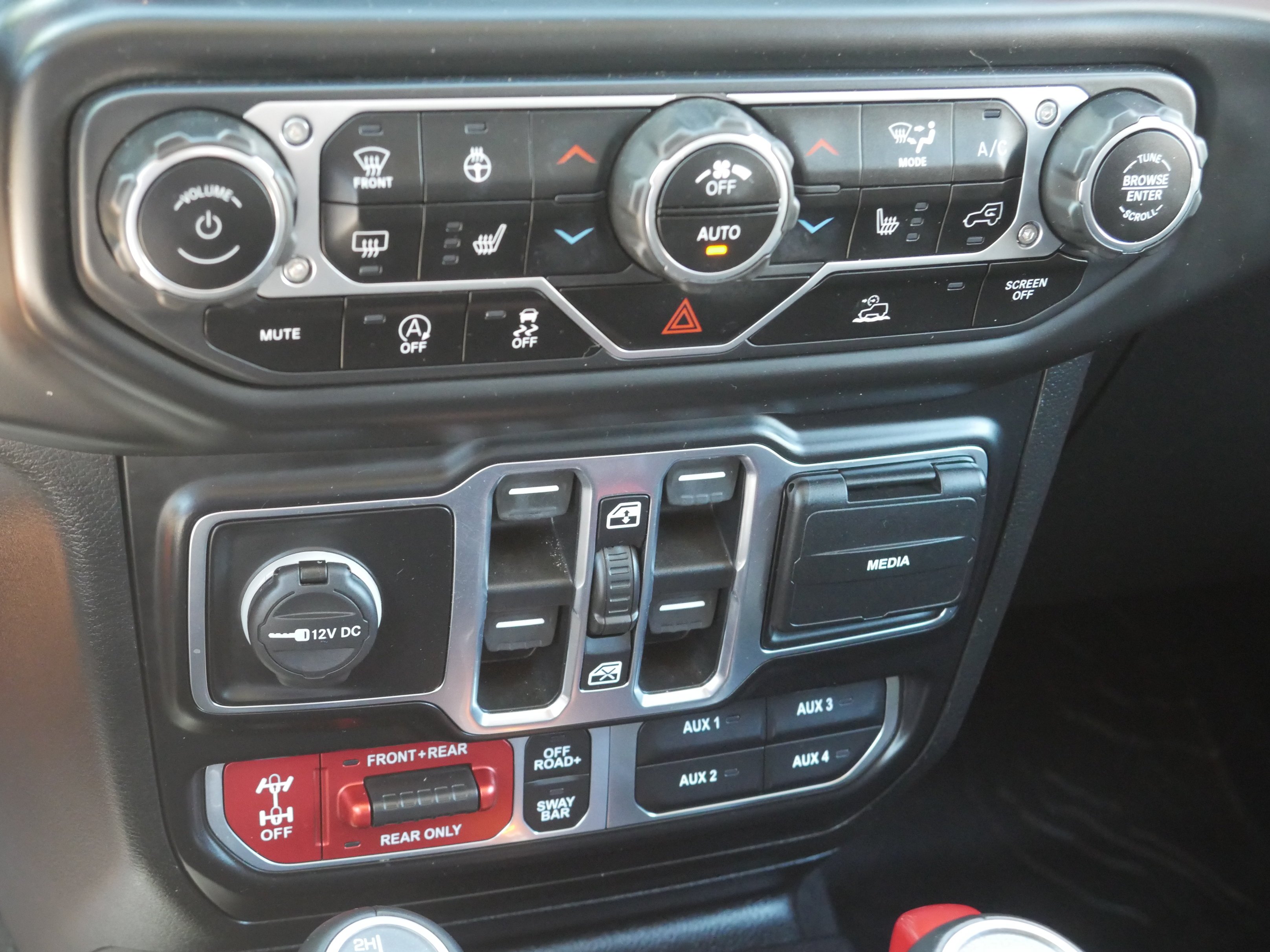 Used 2020 Punkn Clearcoat Metallic Jeep Rubicon image 13