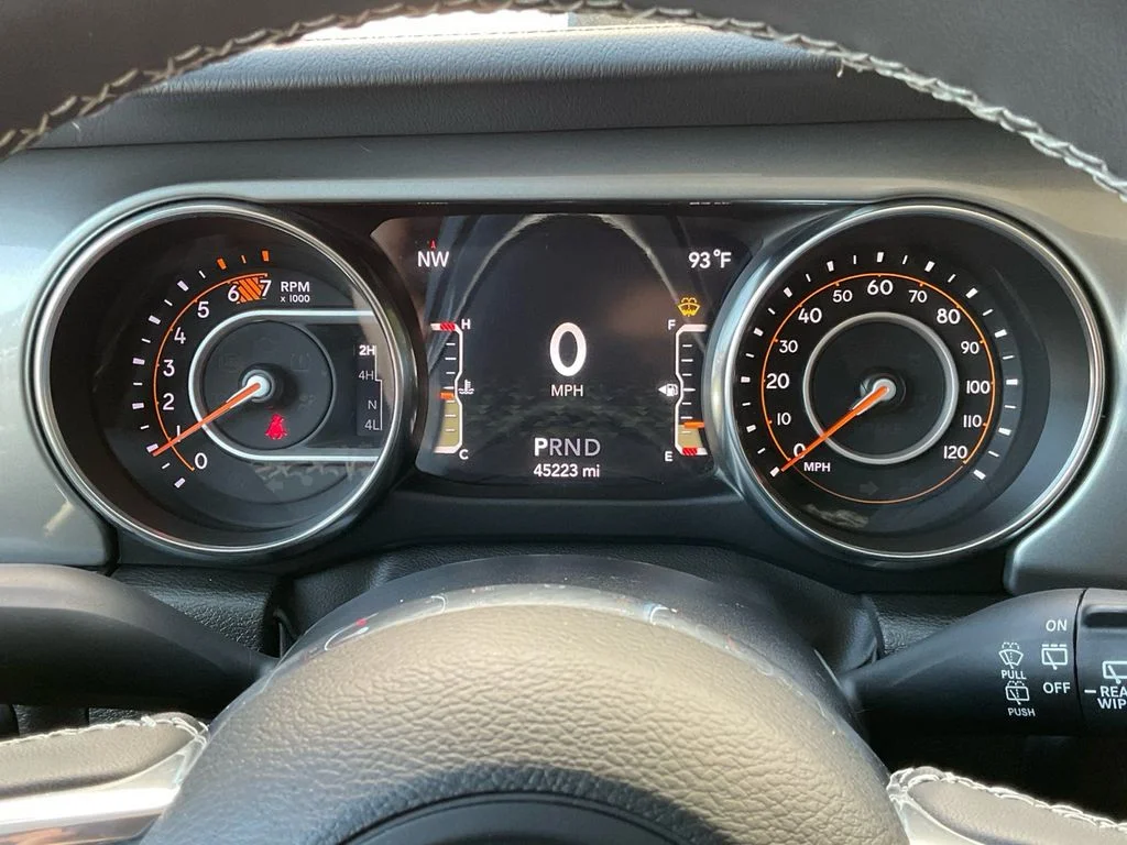 Used 2023 Blue Jeep Sahara image 19