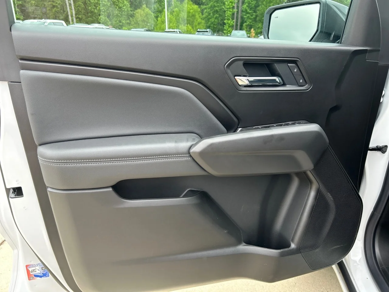 New 2026 Summit White Chevrolet LT image 10