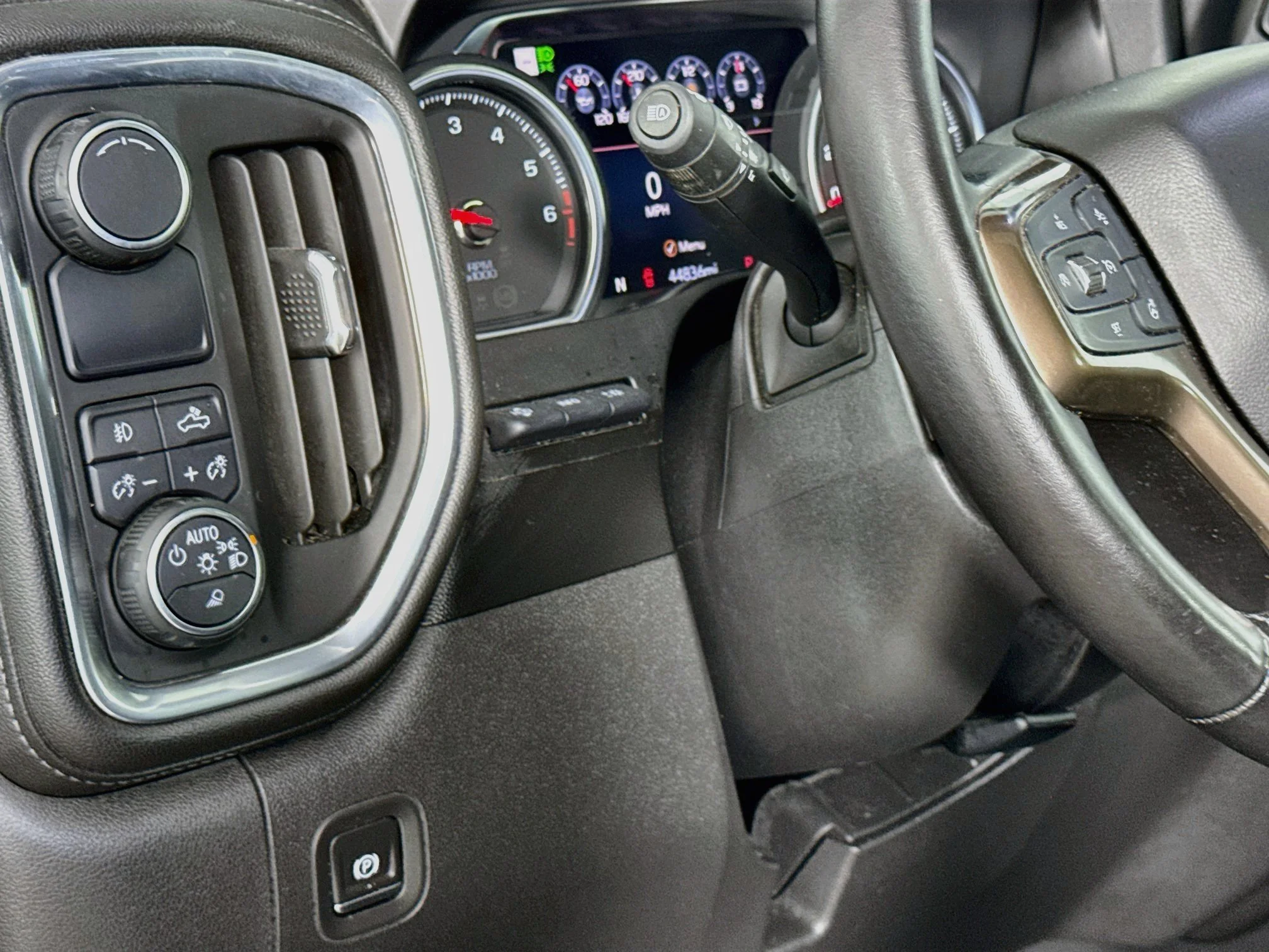 Used 2019 HAVANA BROWN METALLIC Chevrolet High Country image 12