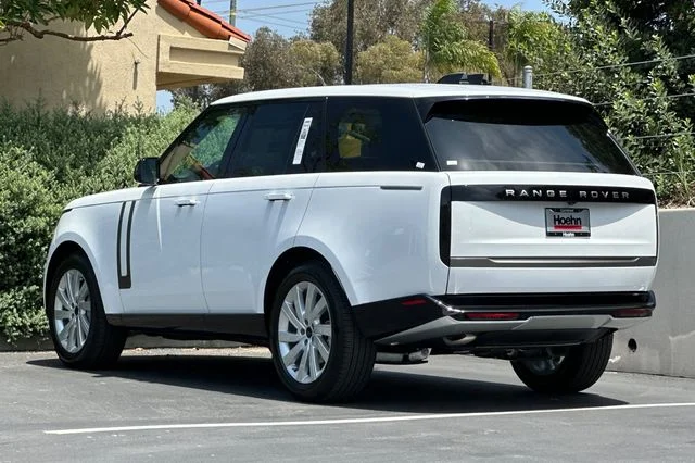 New 2026 Ostuni Pearl White Land Rover SE image 3