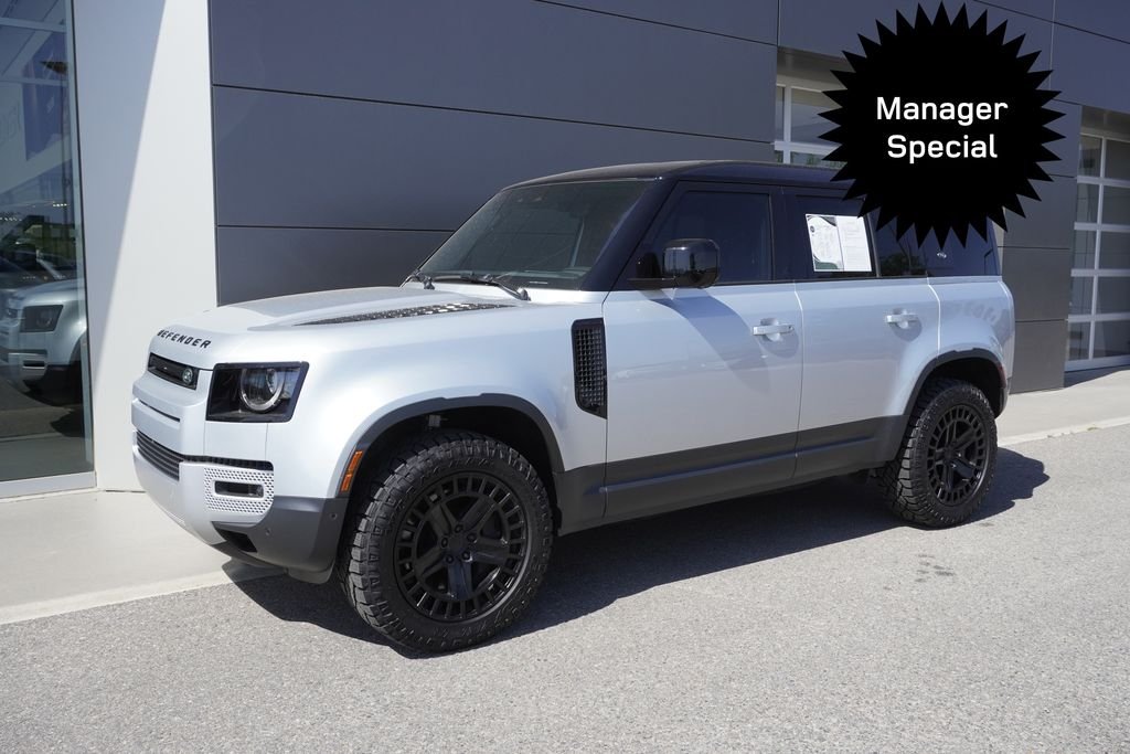 Used 2024 Silver Land Rover V8 image 3