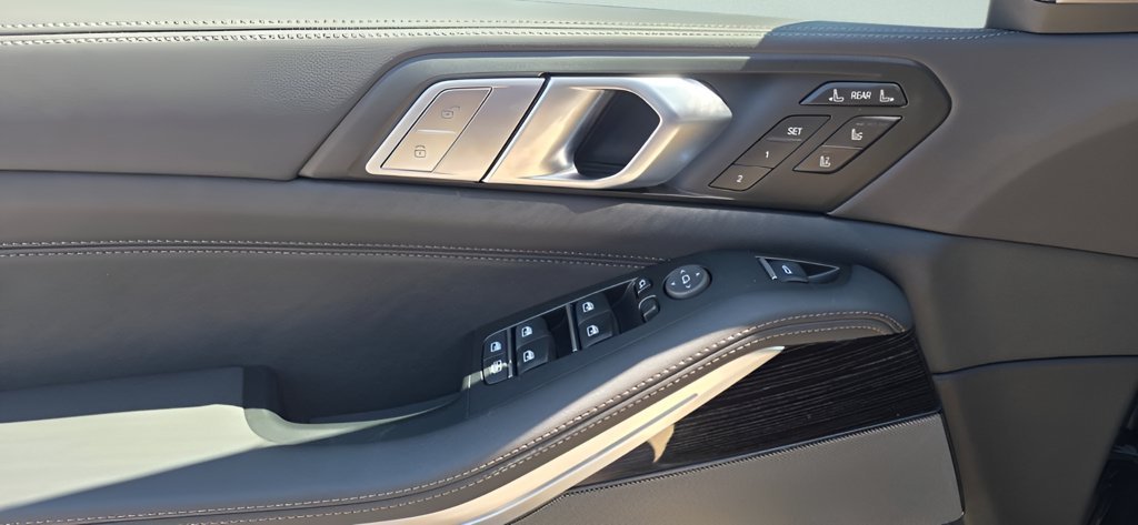 New 2027 Black Sapphire Metallic BMW xDrive40i image 12
