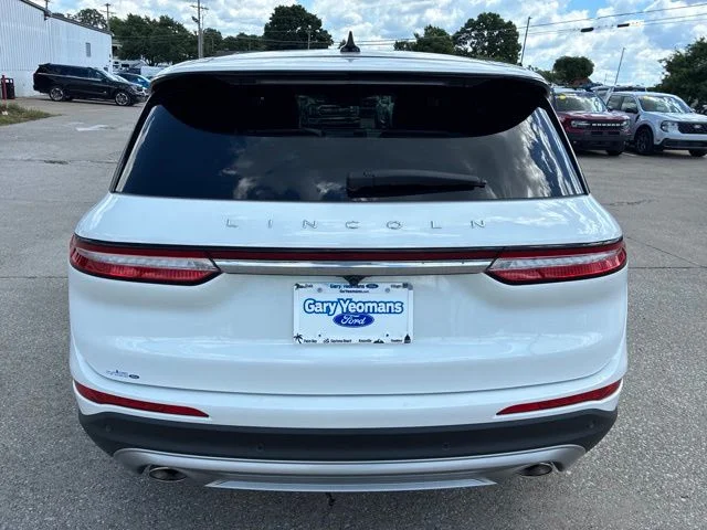 Used 2024 Pristine White Lincoln Premiere image 6
