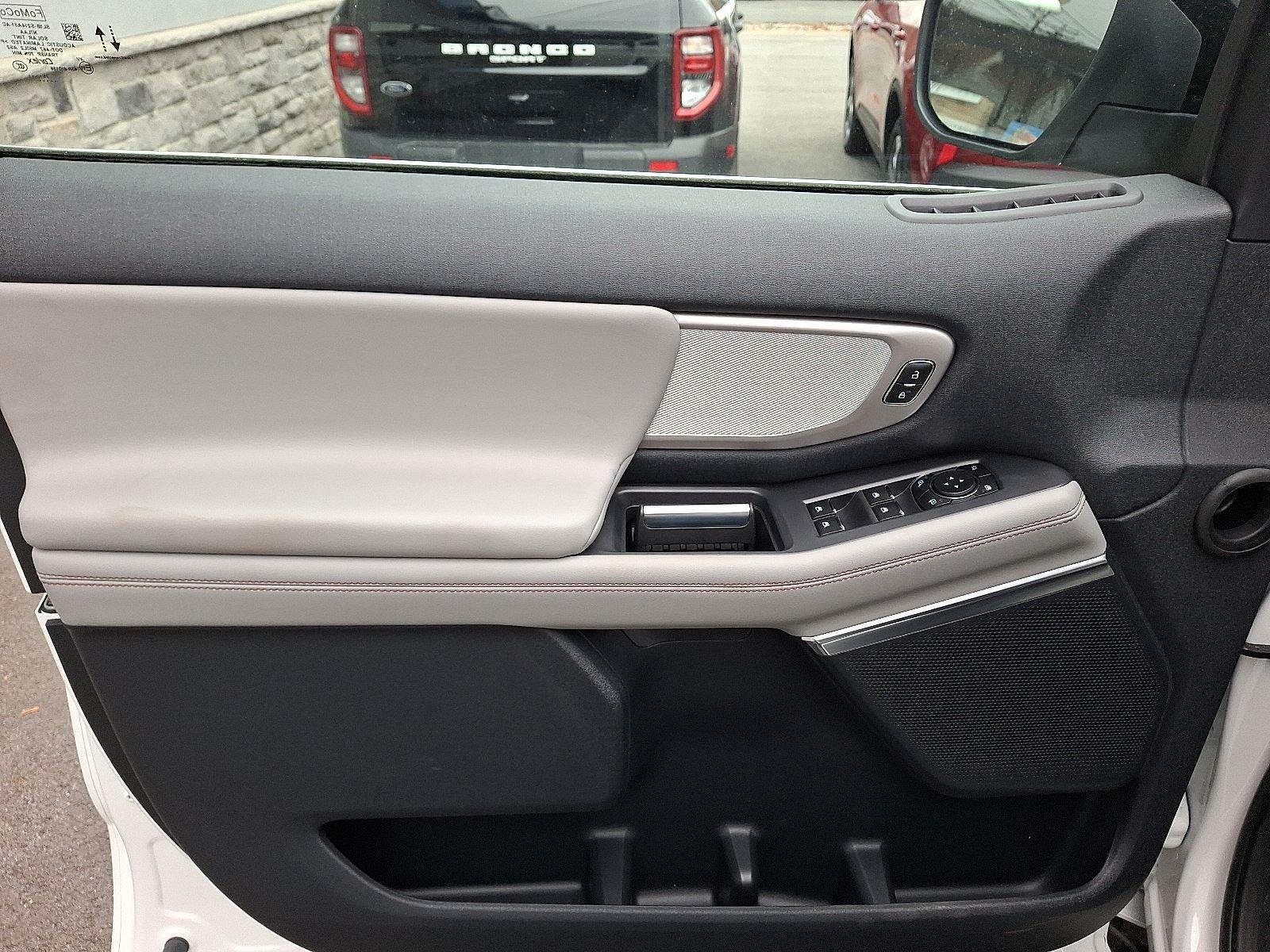 New 2025 Star White Metallic Tri-Coat Ford Active image 10