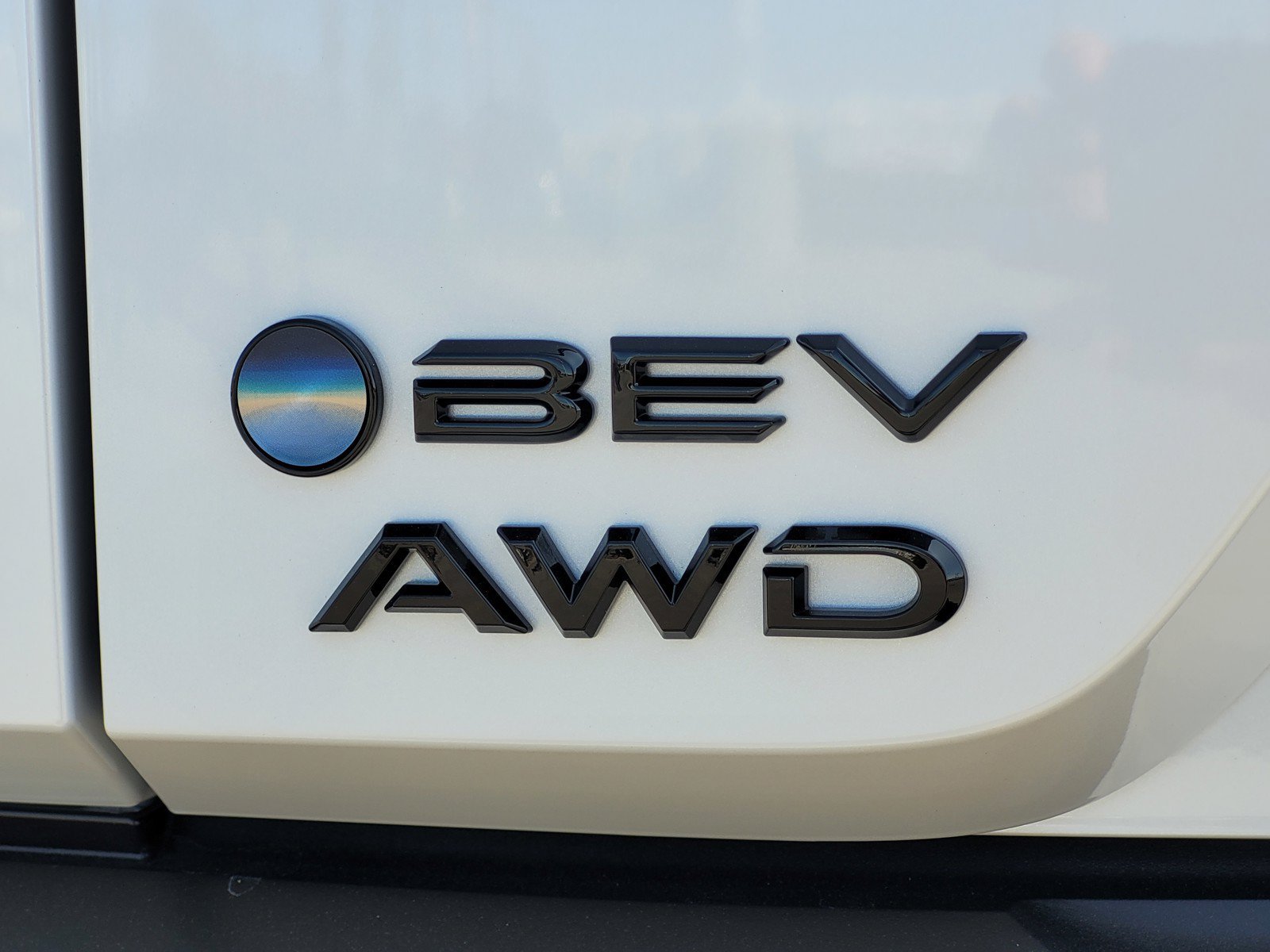 New 2026 Wind Chill Pearl <sup>1</sup> Toyota  XSE image 5