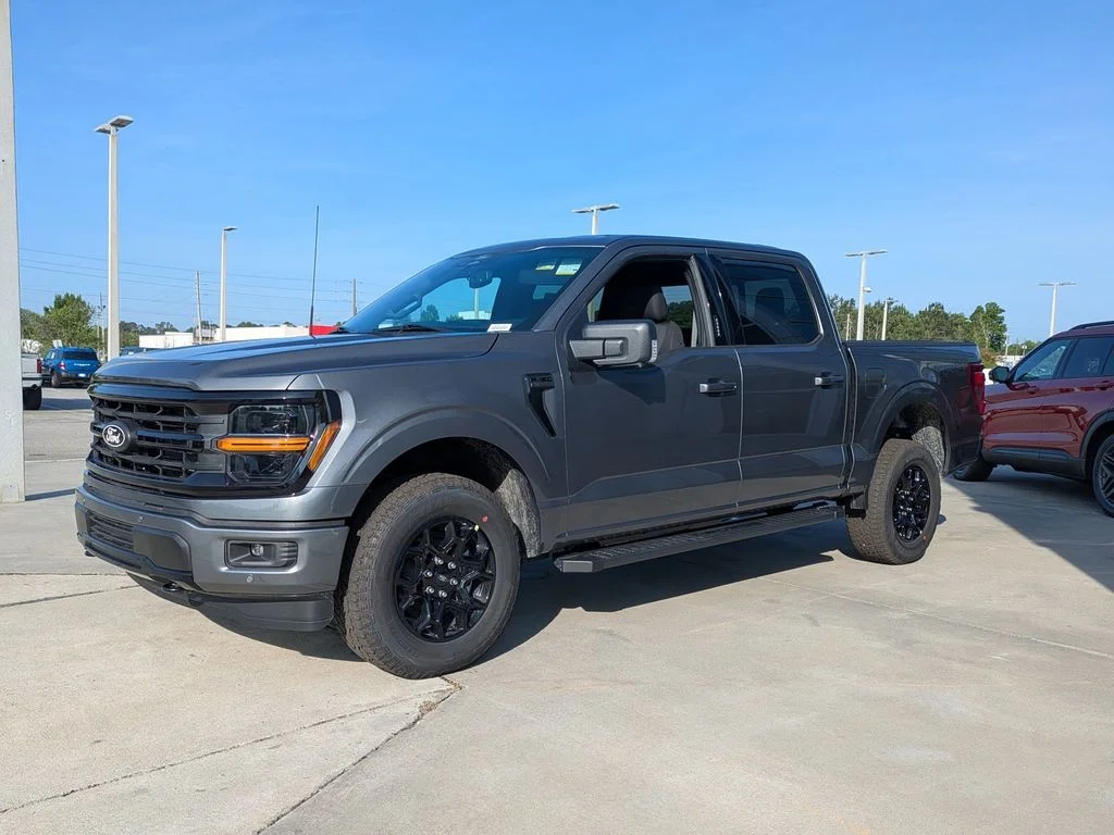 New 2026 Carbonized Gray Metallic Ford XLT image 7