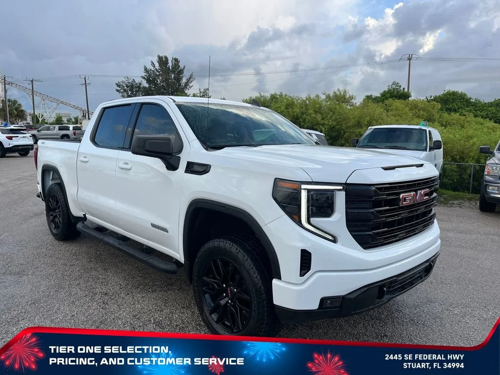 Used 2024 Summit White GMC Elevation image 3