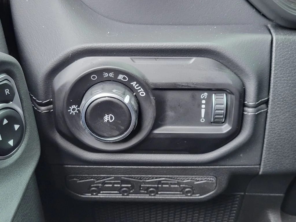 New 2026 Reign Exterior Paint Jeep Sahara image 14
