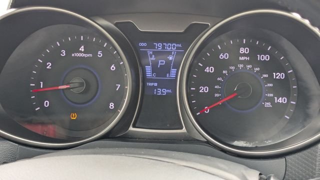 2015 Hyundai Veloster Base - Photo 14