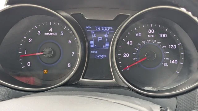 2015 Hyundai Veloster Base - Photo 14