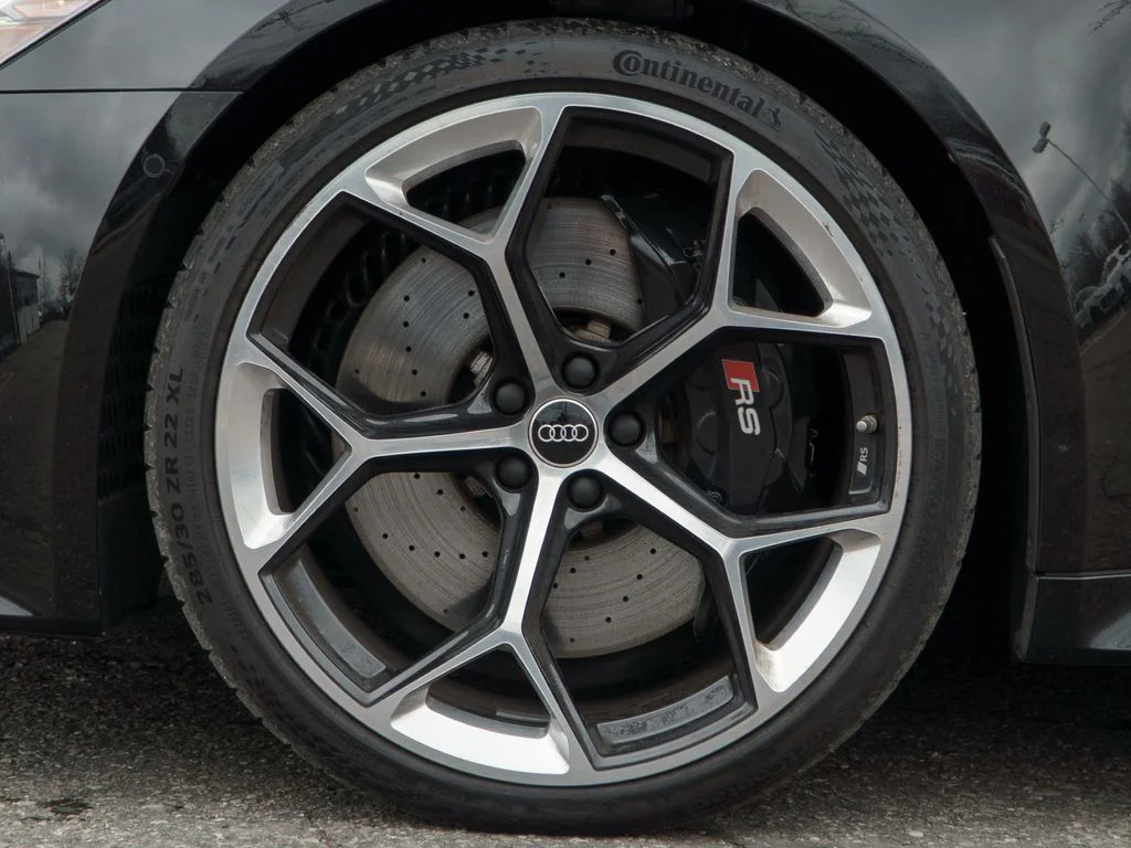 Used 2025  Audi 4.0T image 12