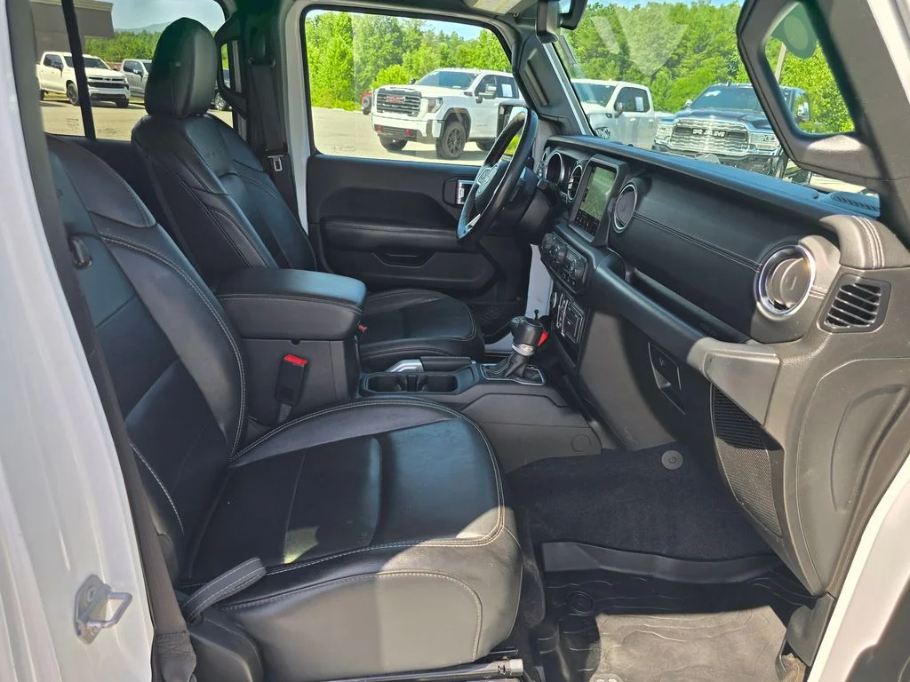 Certified Used 2020 White Jeep Overland image 29