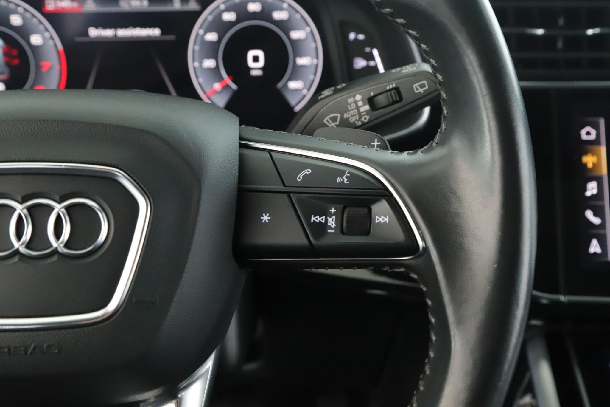 Used 2019 Galaxy Blue Metallic Audi Premium Plus 55 TFSI quattro image 9