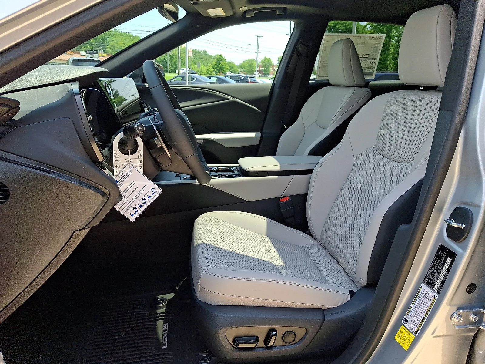 New 2026 Iridium Lexus PREMIUM image 9