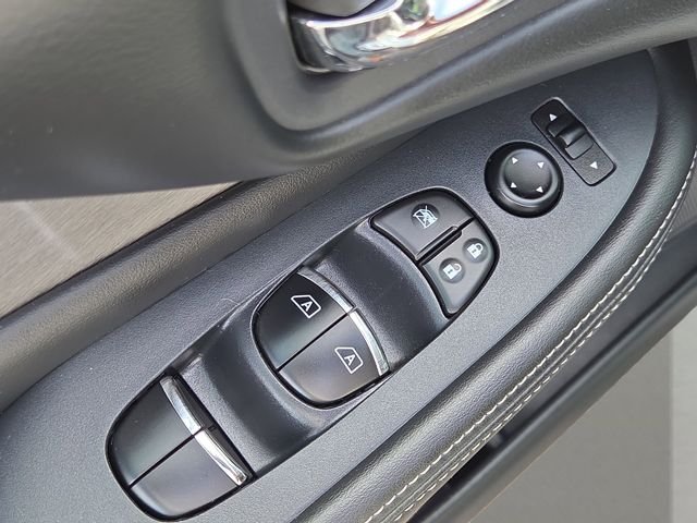 Used 2019 Pearl White Nissan SL image 22
