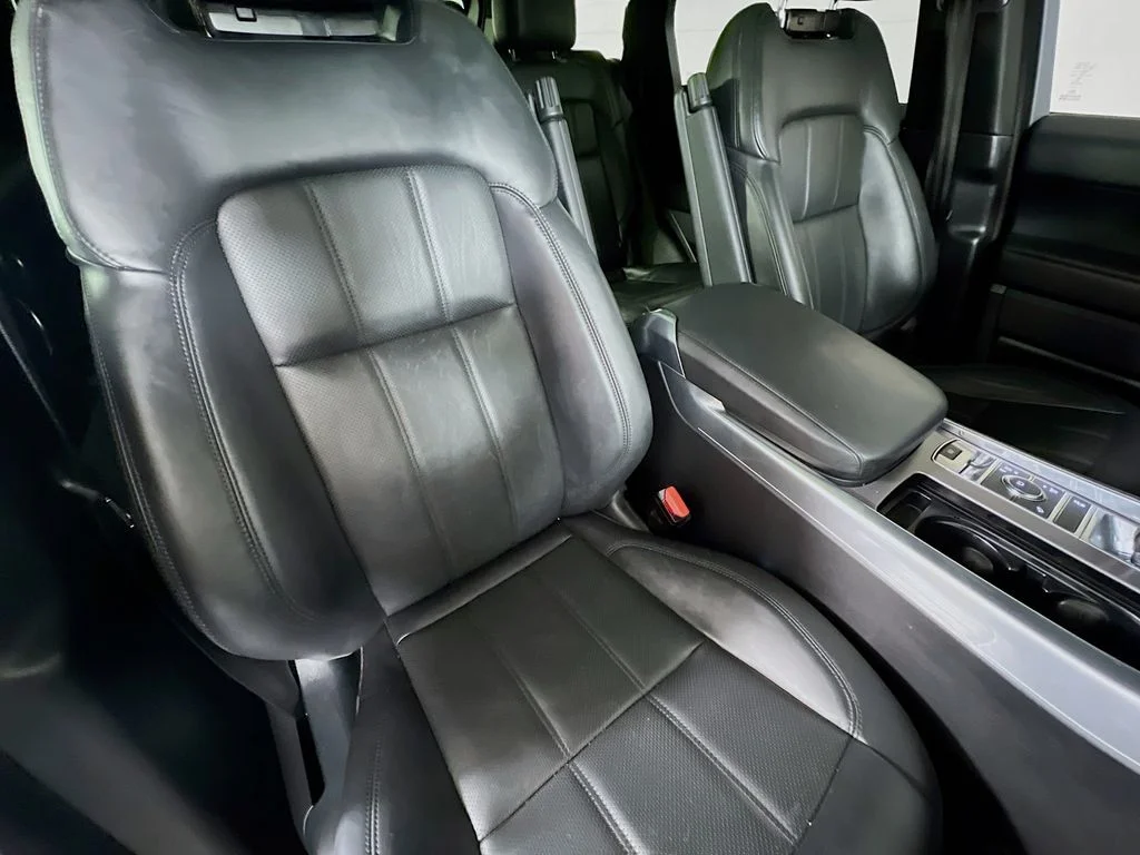 Used 2018 Fuji White Land Rover HSE Td6 image 30