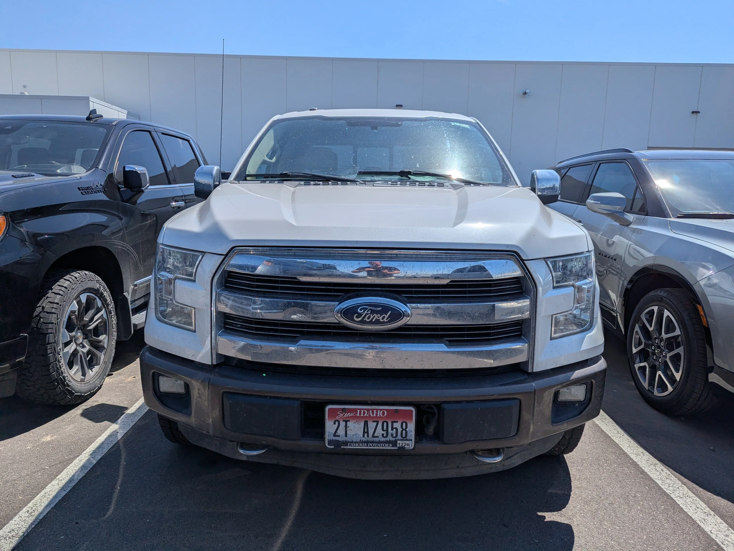 Used 2015  Ford Lariat image 2