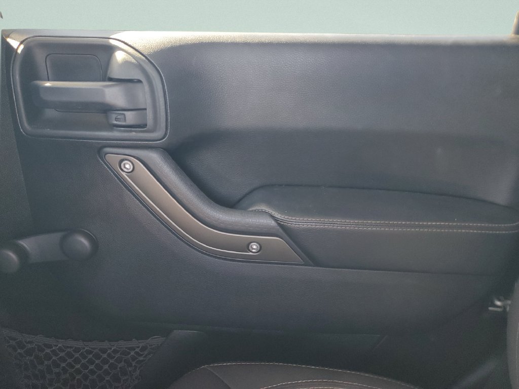Used 2018 Gray Jeep Sport image 14
