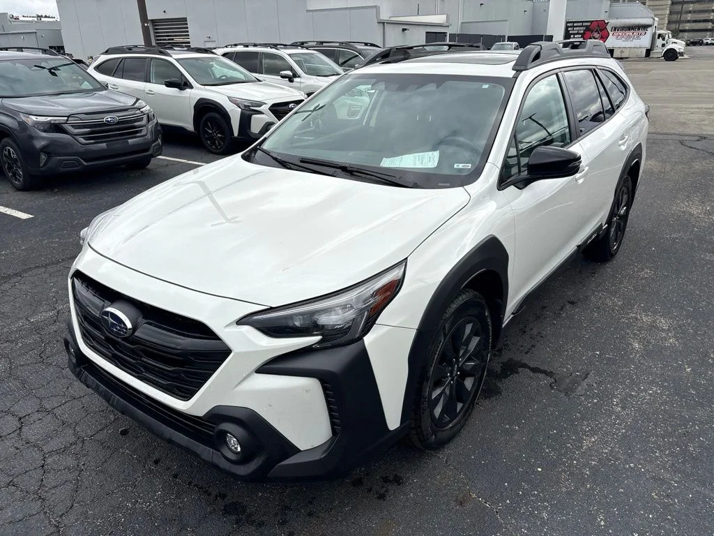 Used 2023 White Subaru Onyx Edition XT image 5