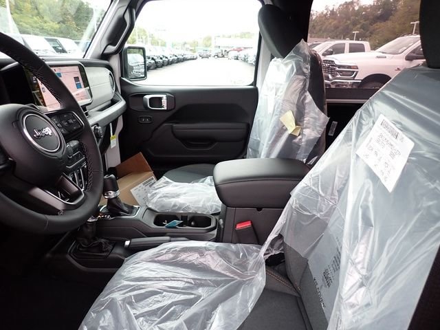 New 2026 Bright White Clear-Coat Exterior Paint Jeep Sport S image 12