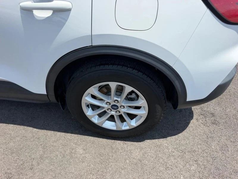 Certified Used 2020 Oxford White Ford SE image 8