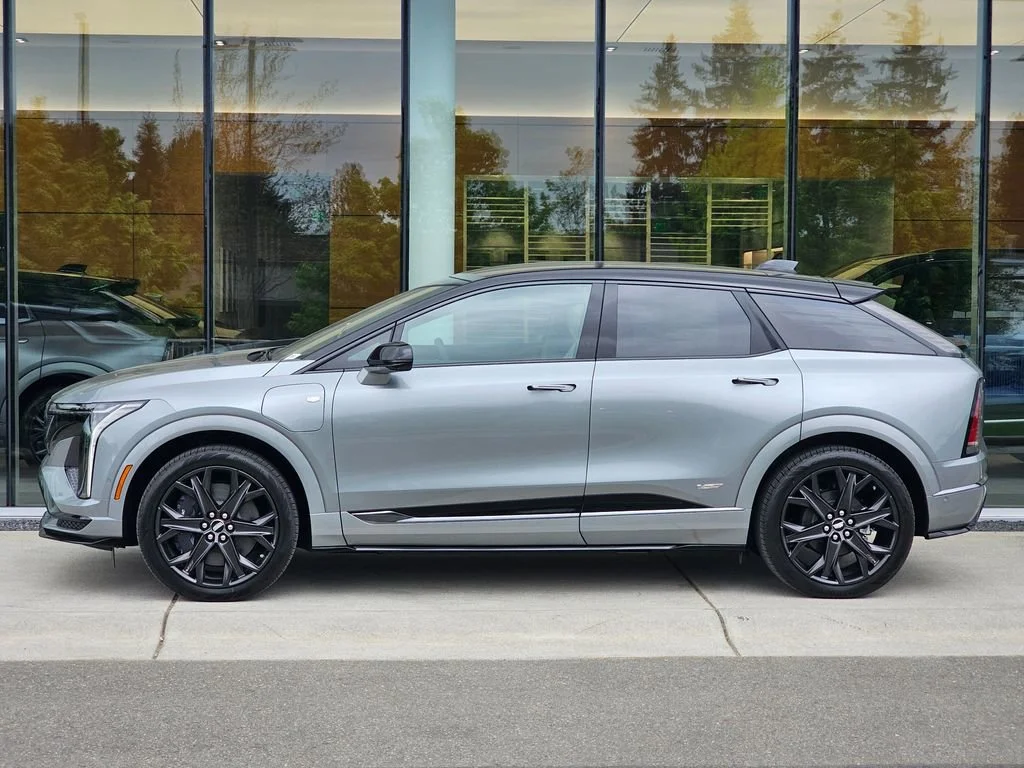 New 2026 Argent Silver Metallic Cadillac V-Series image 2