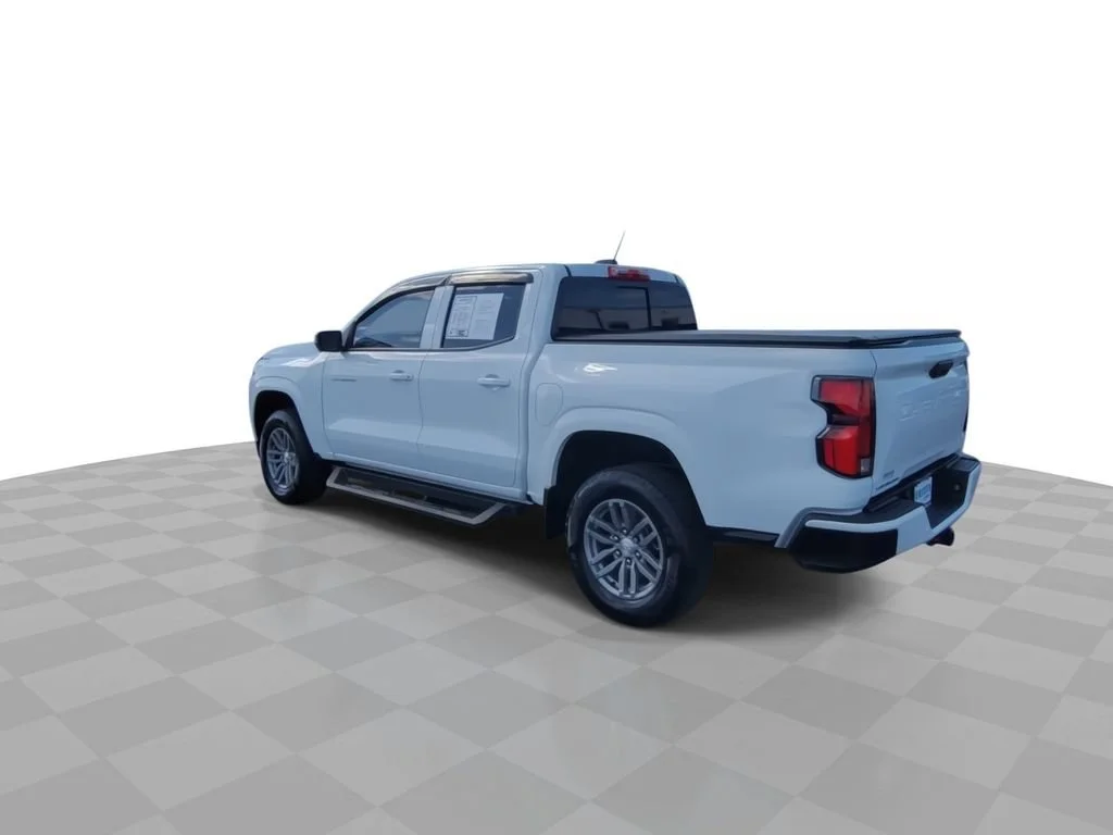 Certified Used 2025 Summit White Chevrolet WT/LT image 6
