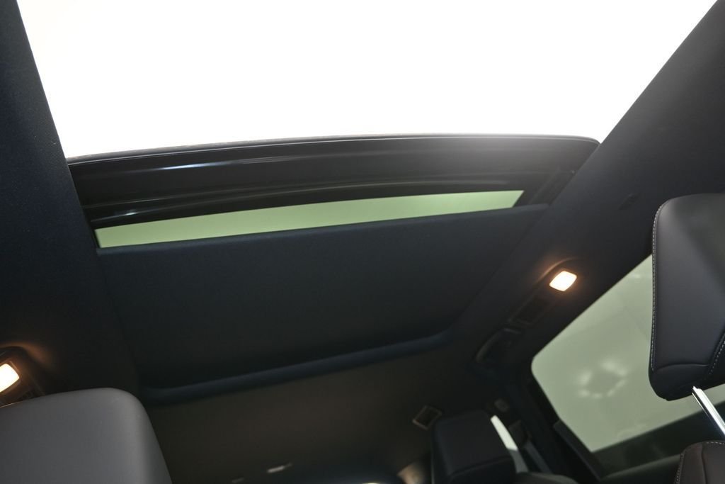 New 2027 RADIANT WHITE INFINITI Sport AWD image 27