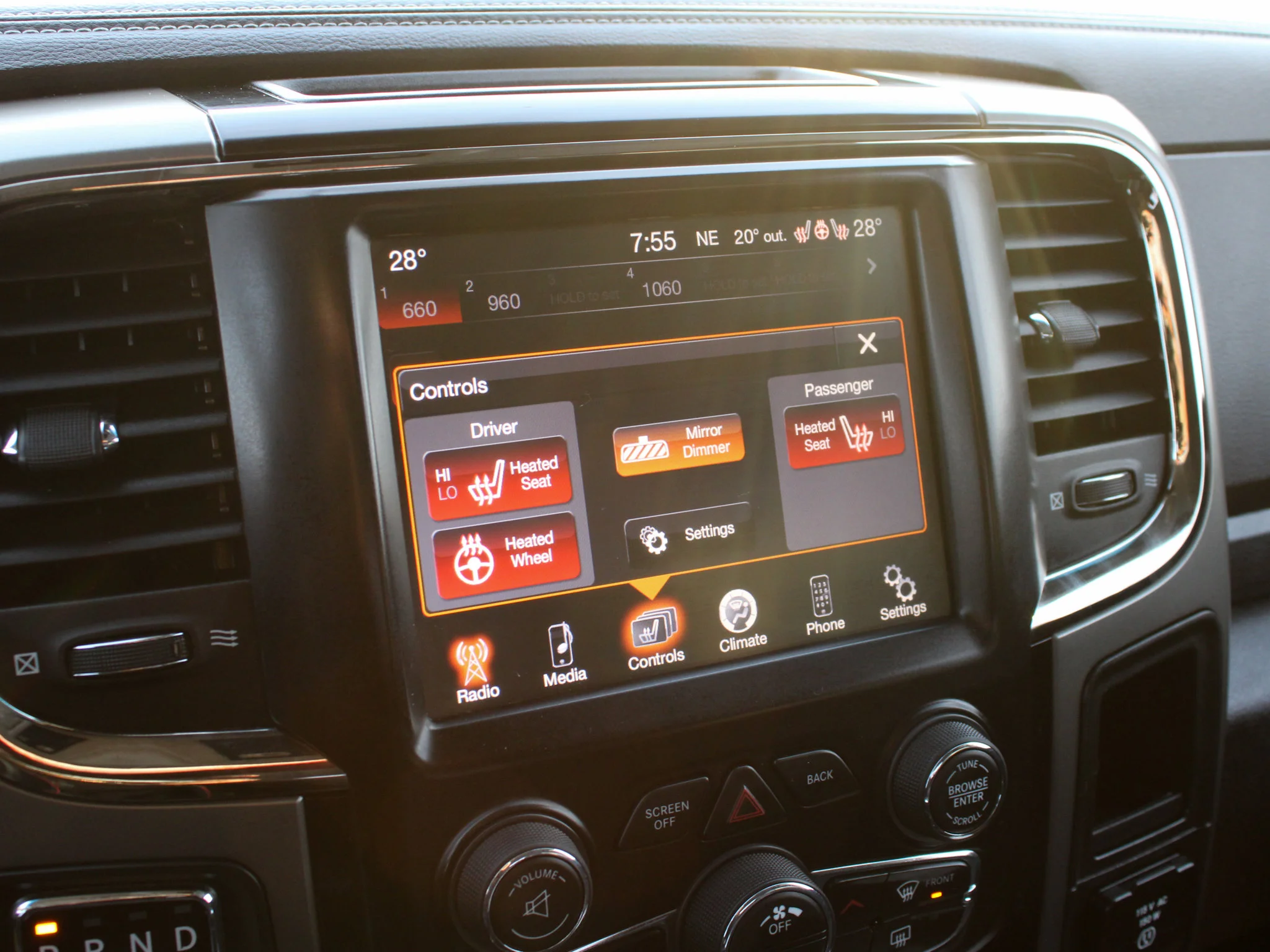 Used 2014 Black RAM Sport * One Owner | HEMI V8 | Heated Seats | Remote Start | Alpine | Mechanic Special image 20
