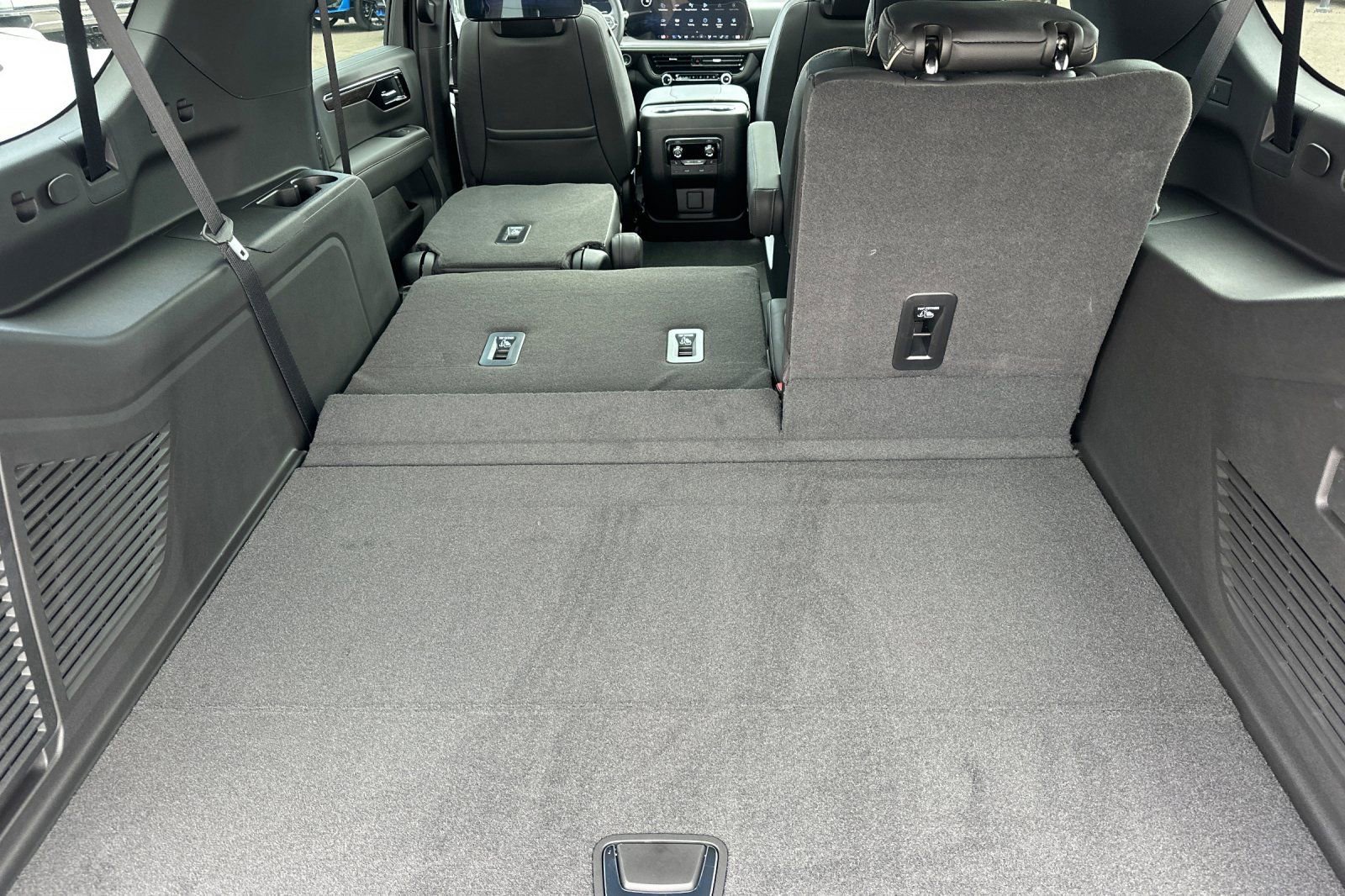 2025 Chevrolet Suburban Premier - Photo 17