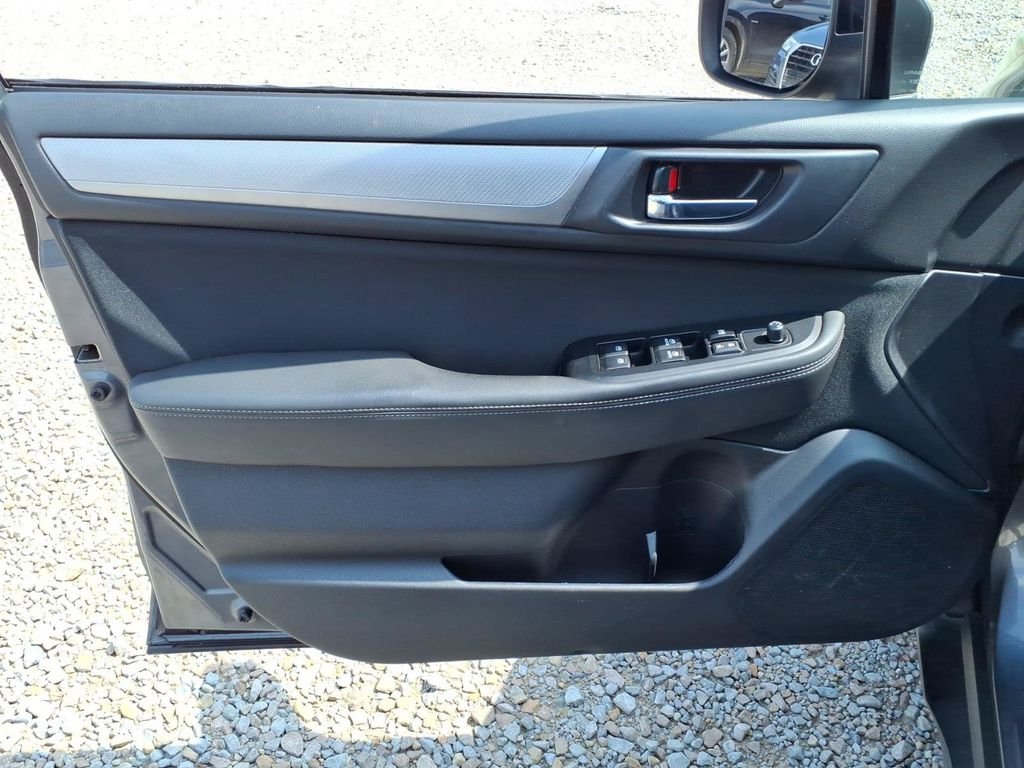 Used 2019 Gray Subaru 2.5i Premium image 30