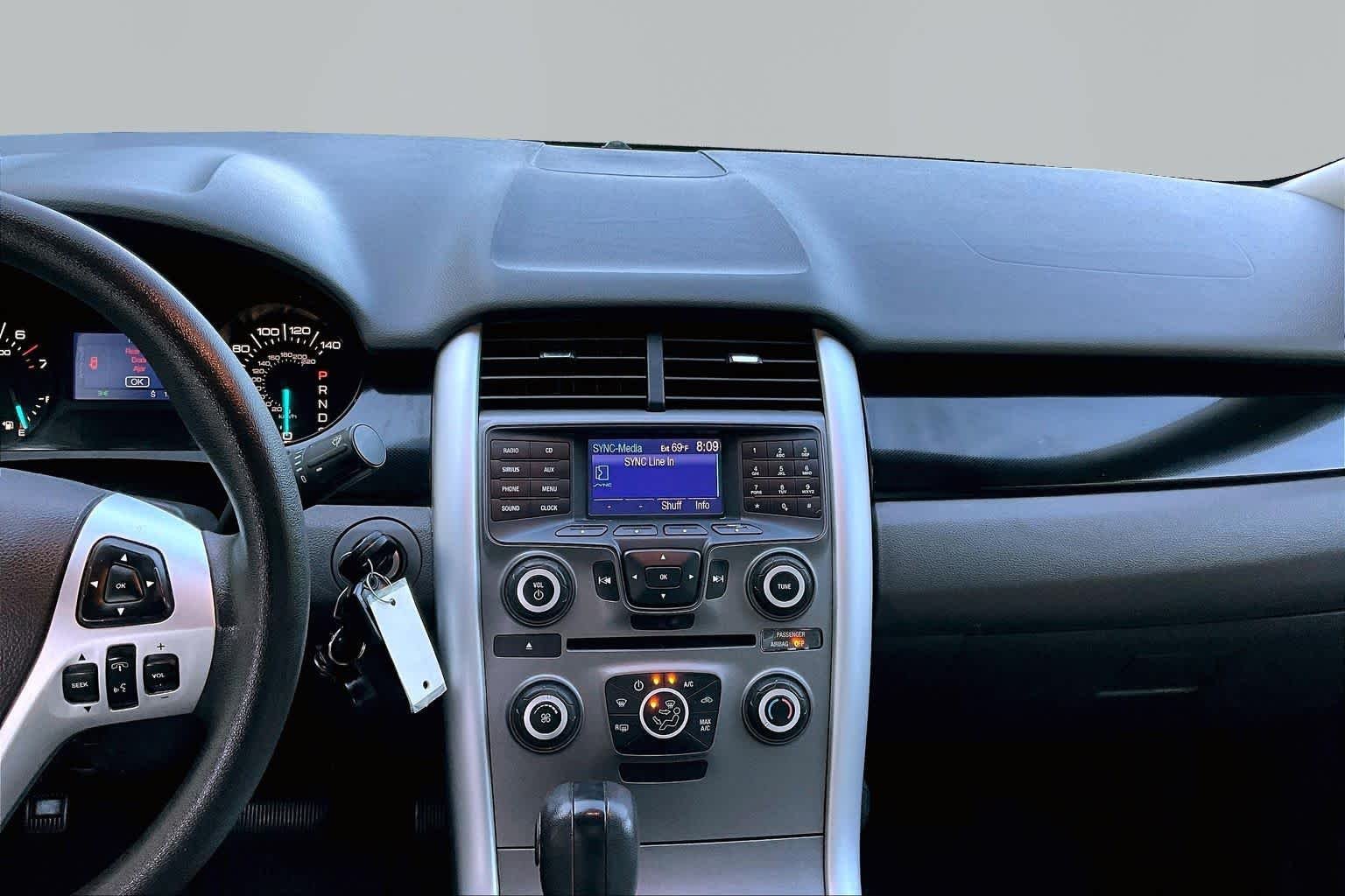 Used 2013 White Suede Ford SE image 7
