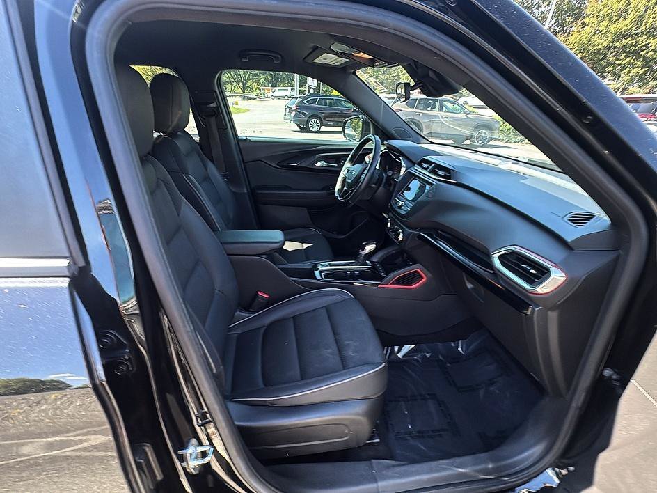 Used 2022 Mosaic Black Metallic Chevrolet RS image 32