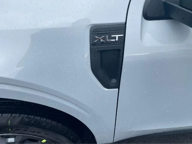 New 2026 Space White Metallic Ford XLT image 44