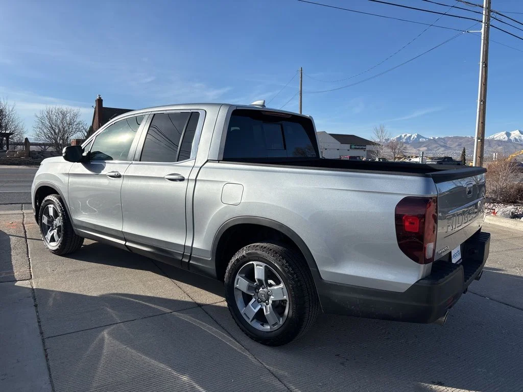 Used 2025 Silver Honda RTL image 4