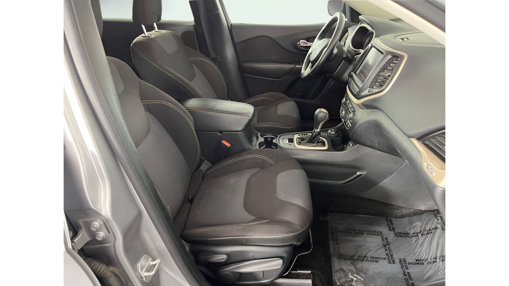 Used 2016 Billet Silver Metallic Jeep Latitude image 16