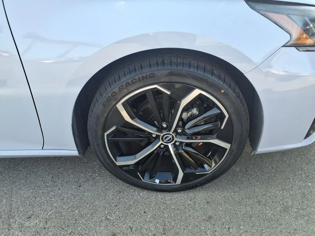 Certified Used 2023 Gray Nissan 2.5 SR image 5