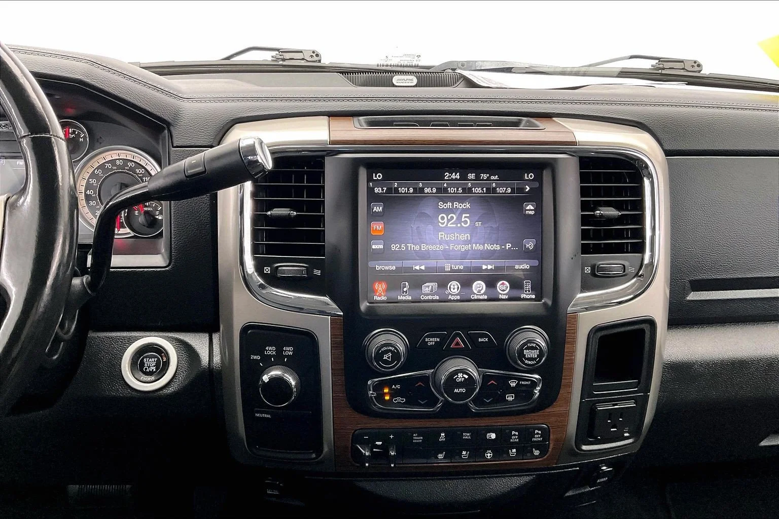 Used 2016 Granite Crystal Metallic Clearcoat Ram Laramie image 5
