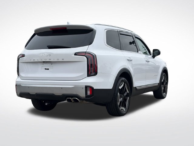 Certified Used 2024 White Pearl Kia EX image 14