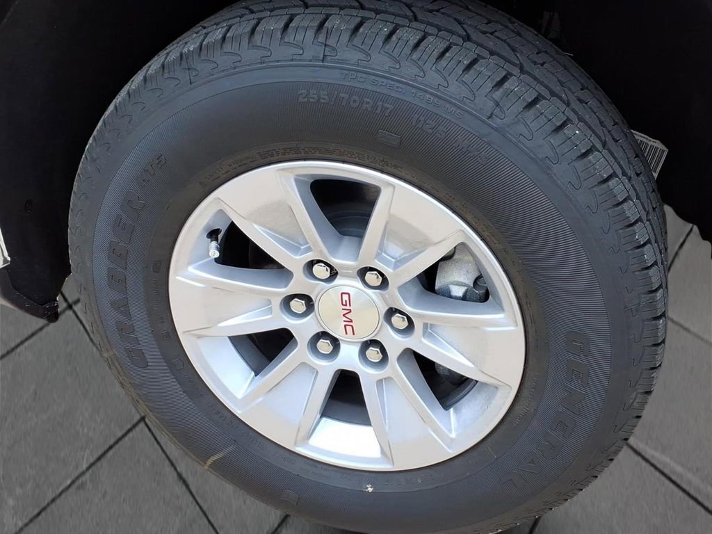 New 2026 Summit White GMC SLE image 7