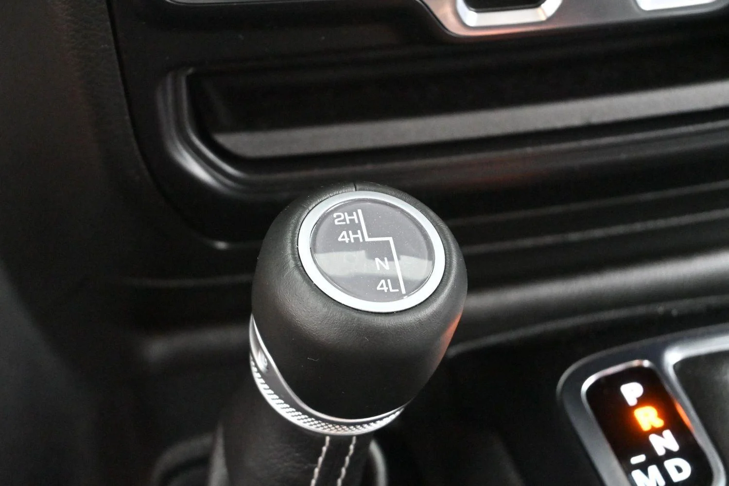 Used 2022 Sting-Gray Clearcoat Jeep Overland image 24