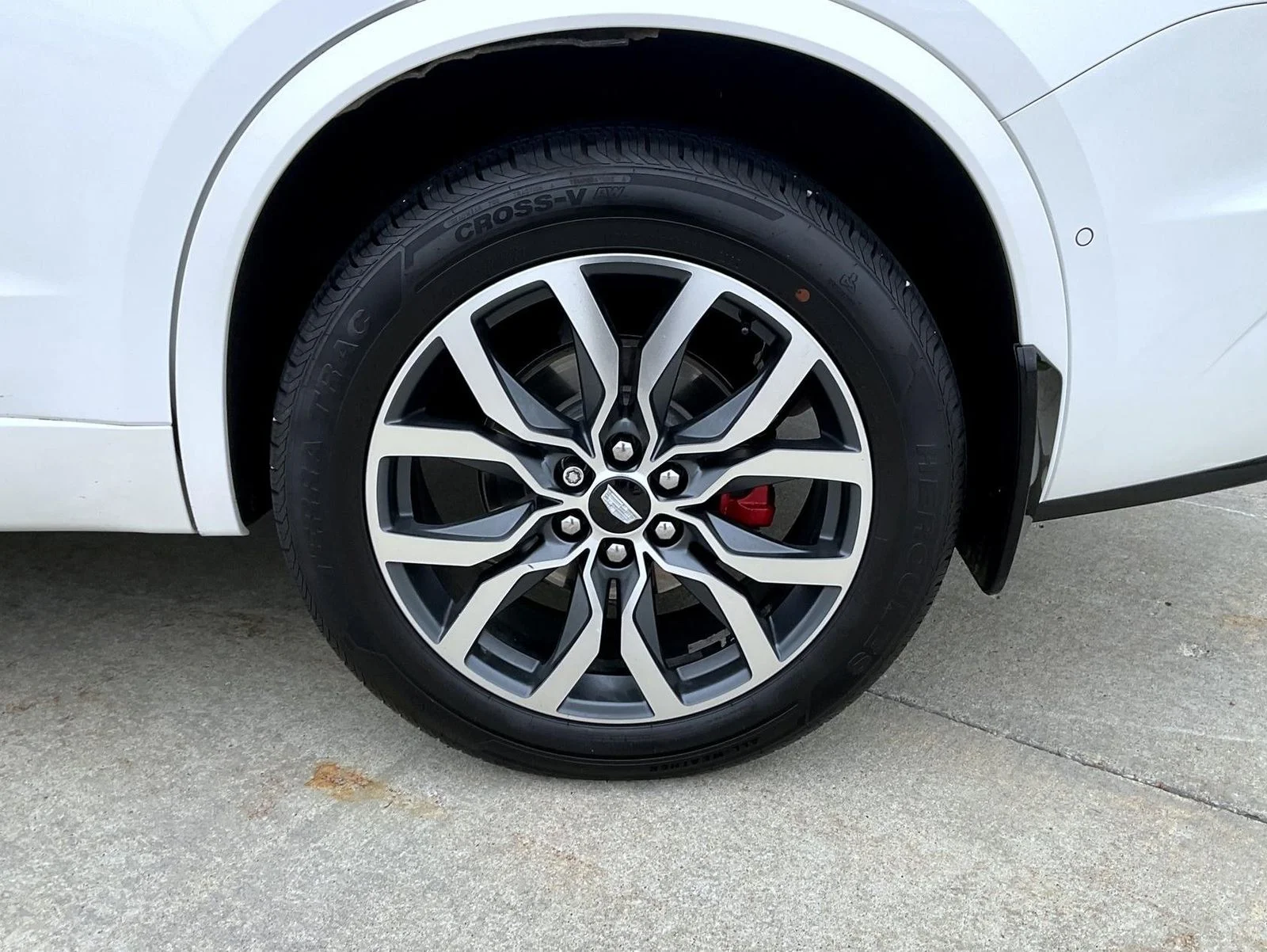 Used 2022 White Cadillac Sport image 24