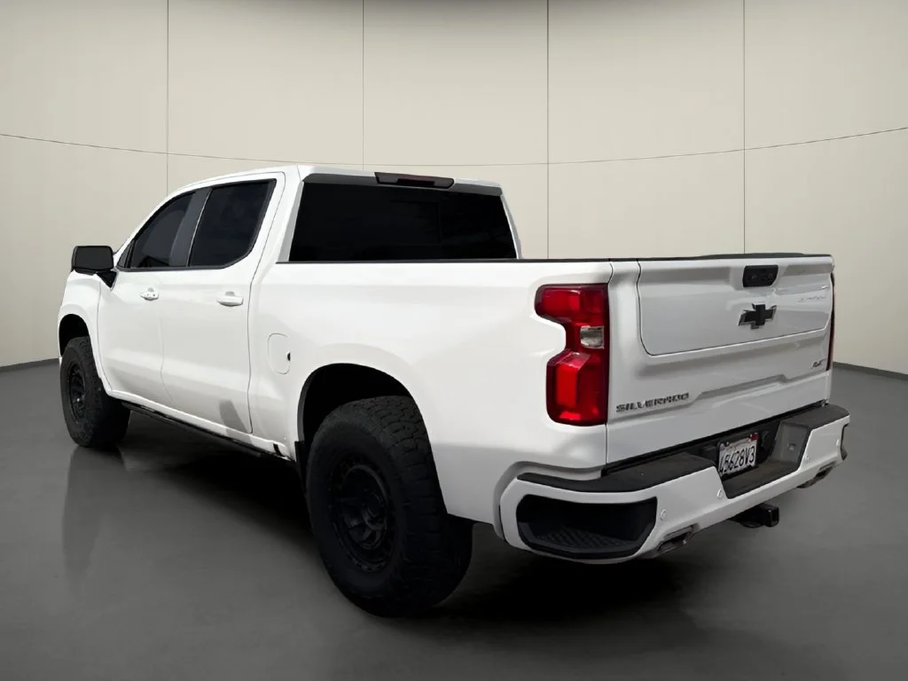 Used 2023 SUMMIT WHITE Chevrolet RST image 6